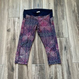 Under Armour Heat Gear Capris Size L